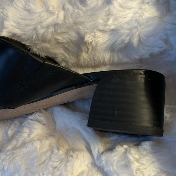 Clarks Ultimate Comfort Collection Bought at Macy’s. Size 8 1/2, Black. - Picture 4 of 5